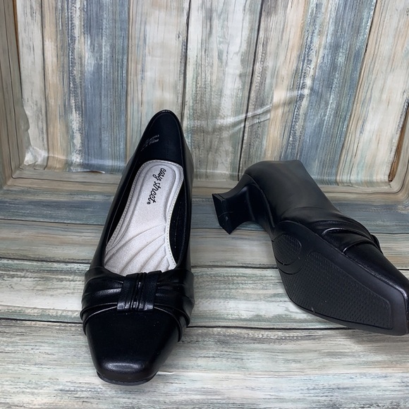 Easy Street Women's Waive Dress Pump ✅ - Picture 4 of 5